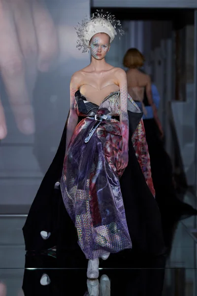 Look 25